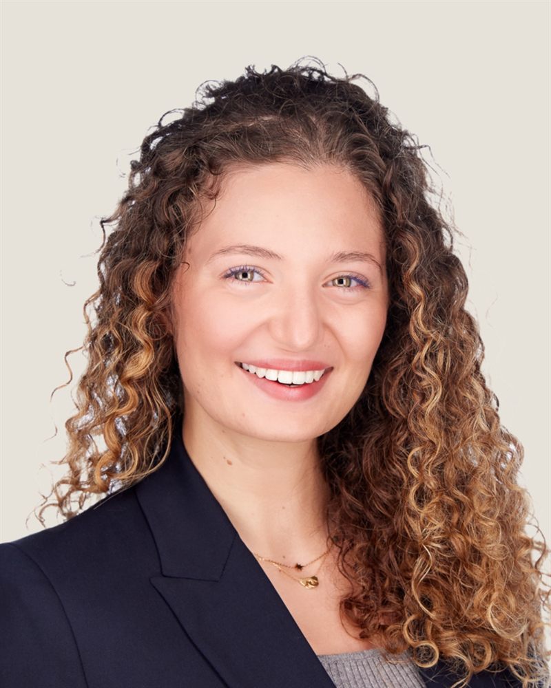Portrait de Myriam Allani, Gestionnaire - Investment Analyst